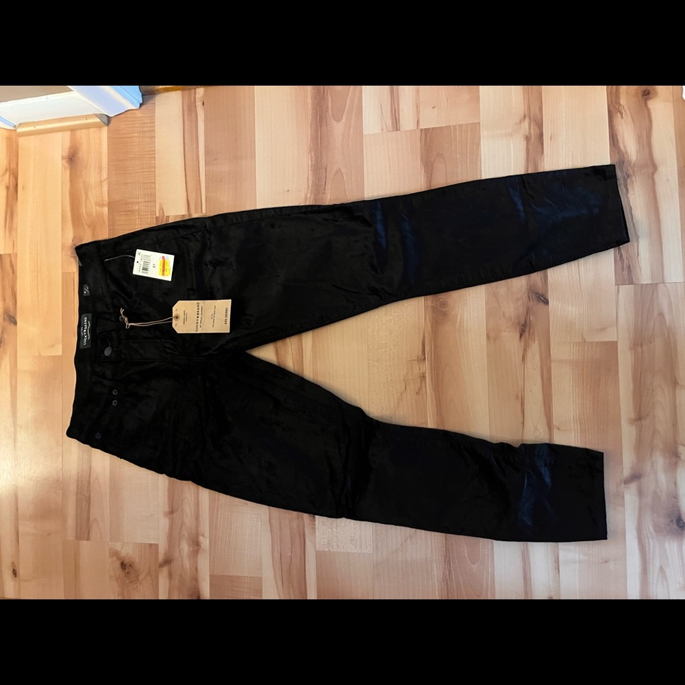 Lucky Brand AVA skinny jeans. D20